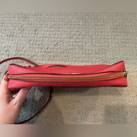 Michael Kors Jet Set Large Crossbody in Watermelon - Picture 7 of 9